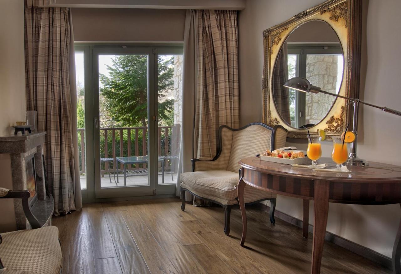 Aegli Arachova Hotel Buitenkant foto